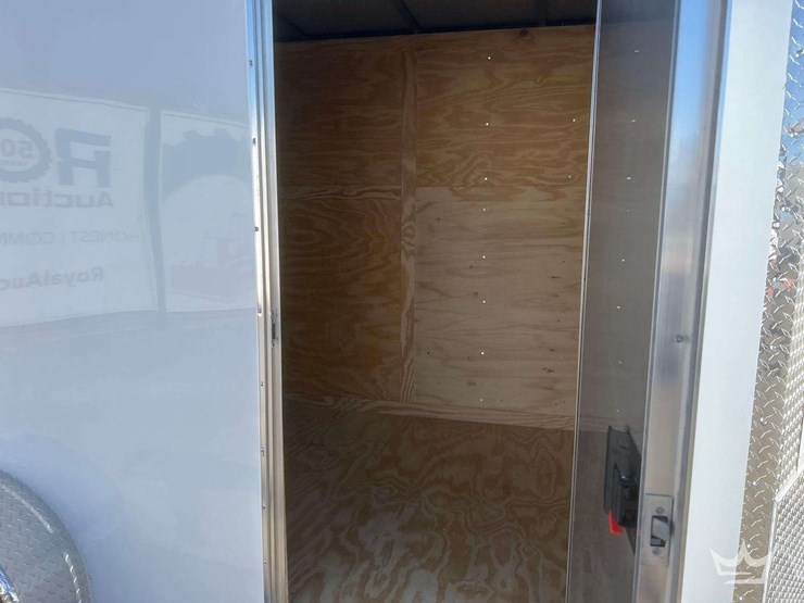 enclosed-trailer-image-7