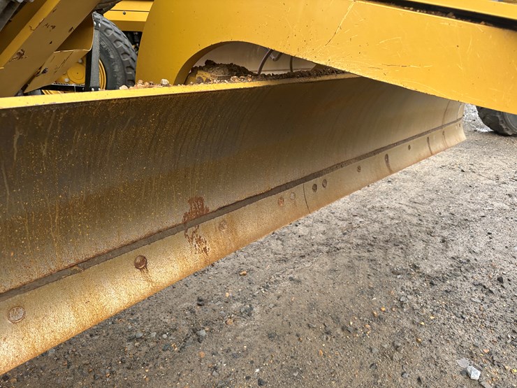 2022-caterpillar-140gc-awd-image-64