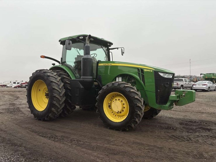 2014-john-deere-8245r-image-6