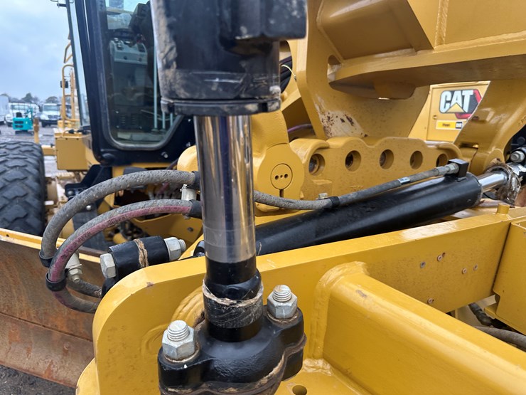 2022-caterpillar-140gc-image-50