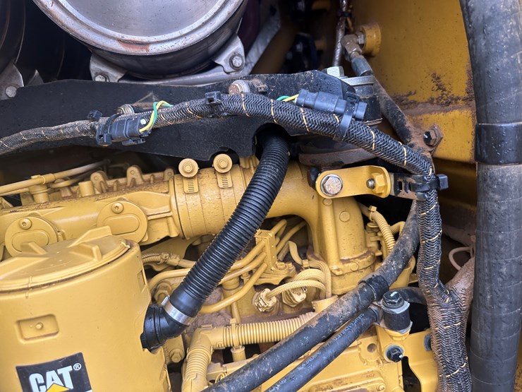 2022-caterpillar-140gc-image-78