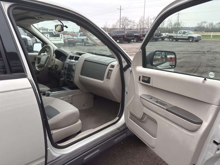 2008-ford-escape-image-19