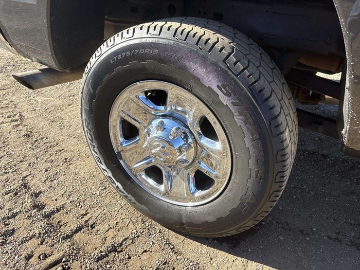 2016-dodge-2500-image-14