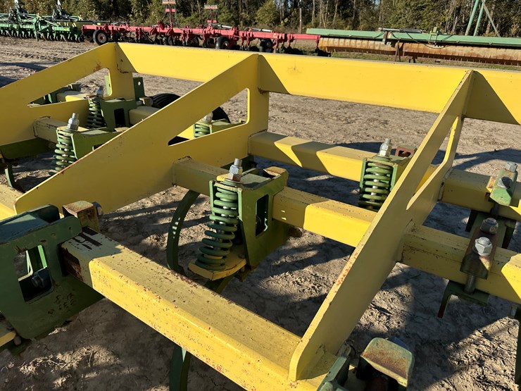 #33746-•-roll-a-cone-12.5'-chisel-plow-10-2397-image-24