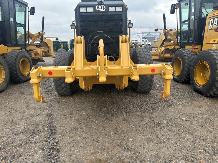 2022-caterpillar-140gc-image-21