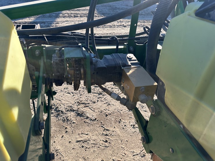 john-deere-1720-image-15