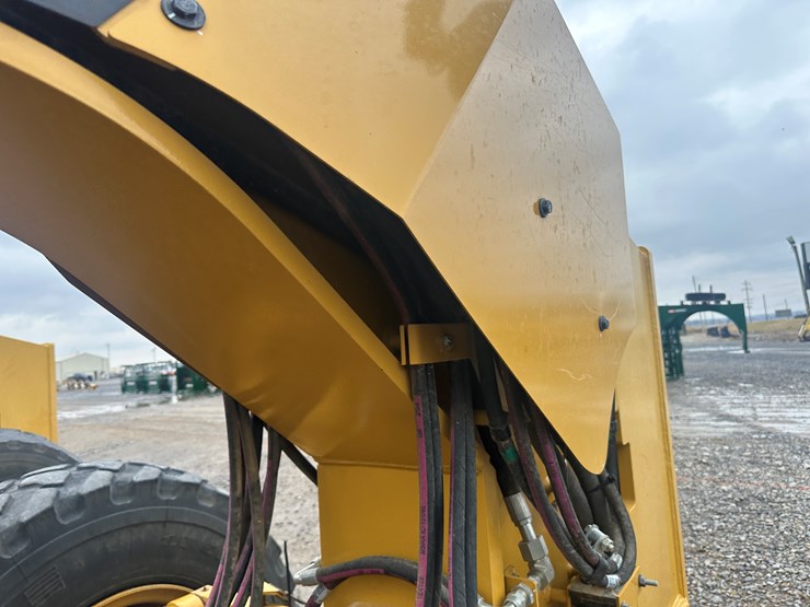 2022-caterpillar-140gc-awd-image-56