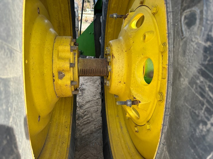 2012-john-deere-8360r-image-13