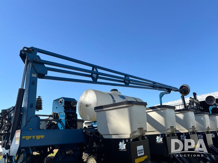 2022-kinze-3600-image-10