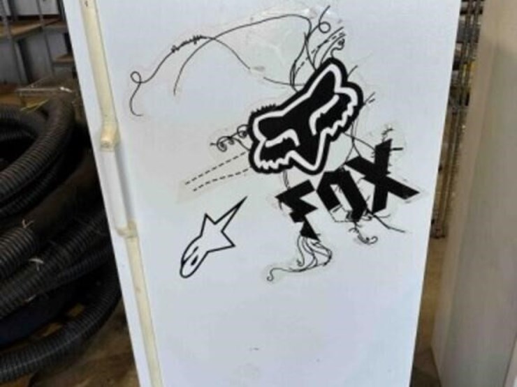 frigidaire-freezer--powers-on-image-1