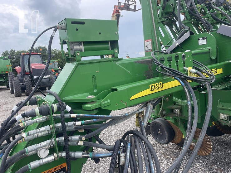 2012-john-deere-1790-image-27