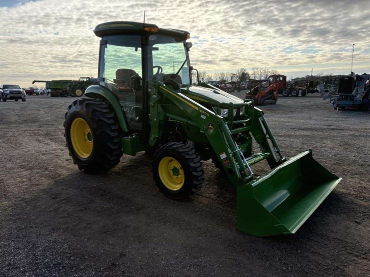 john-deere-4052r-image-6
