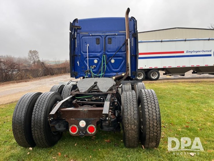 2013-freightliner-truck-(jn3436,-unit-4076)-image-10