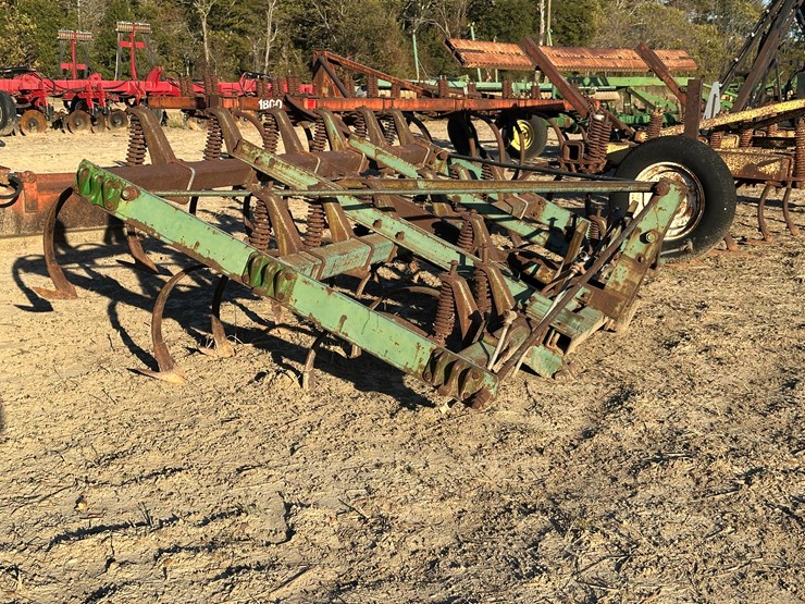 #33752-•-4.5'-chisel-plow-image-2