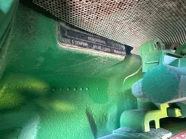 2012-john-deere-8360r-image-61