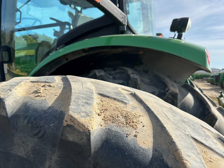 2010-john-deere-8285r-image-6