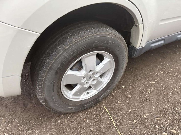 2008-ford-escape-image-11