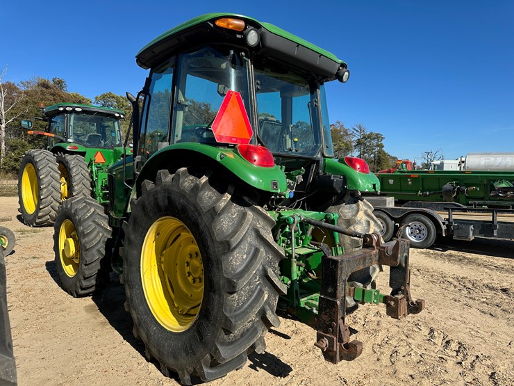 2011-john-deere-5095m-image-4