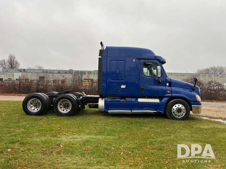 2013-freightliner-truck-(jn3436,-unit-4076)-image-7