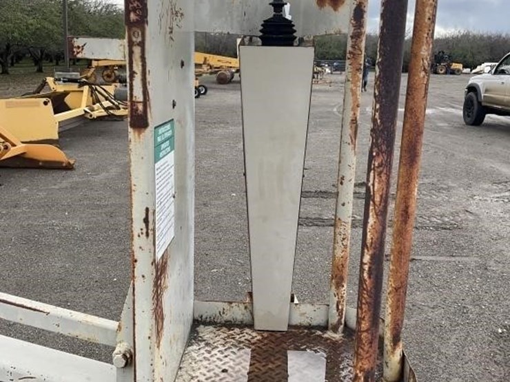 prune-rite-pr300d-25'-s.p.-pruning-tower-image-13