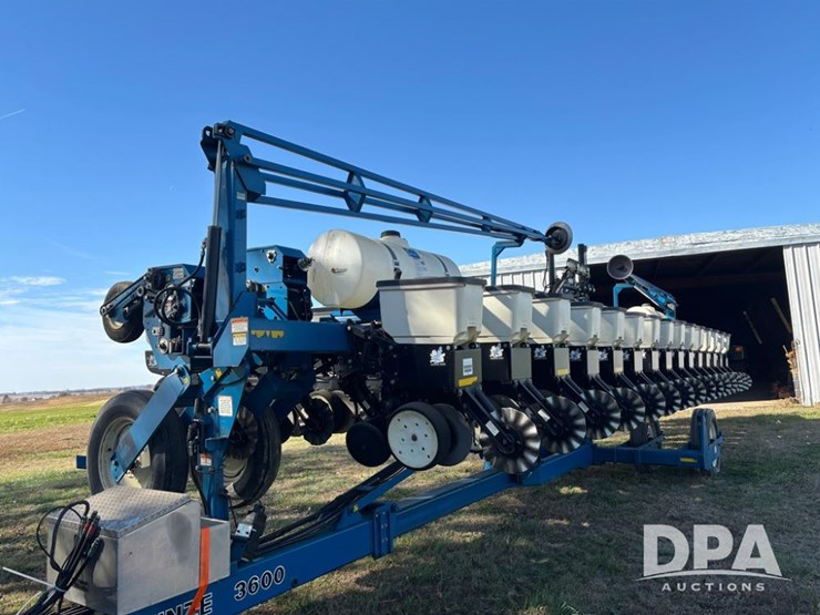 2022-kinze-3600-image-9