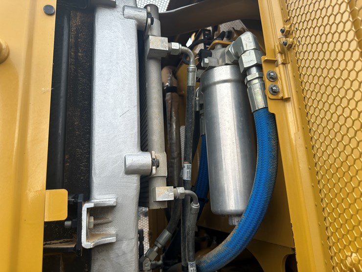 2022-caterpillar-140gc-image-64