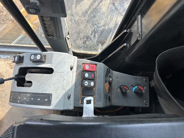 2022-caterpillar-140gc-image-81