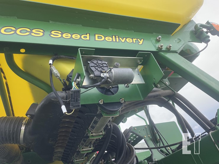 2012-john-deere-1790-image-17