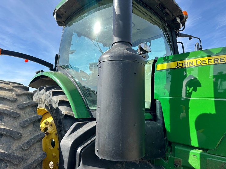 2010-john-deere-8285r-image-35
