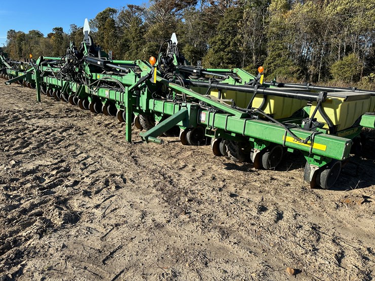 john-deere-1720-image-1