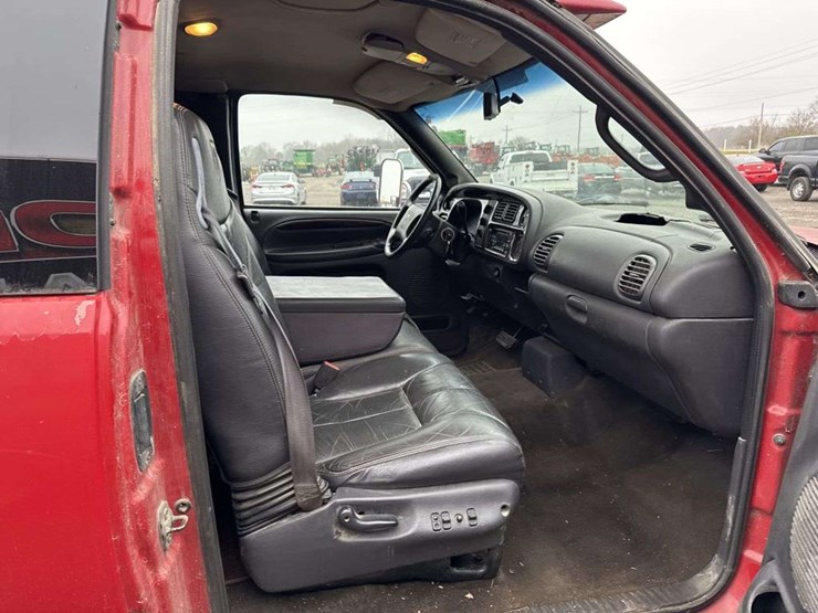 2000-dodge-ram-3500-image-16