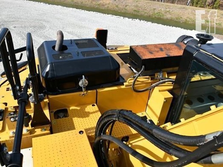 2020-caterpillar-325flcr-image-42