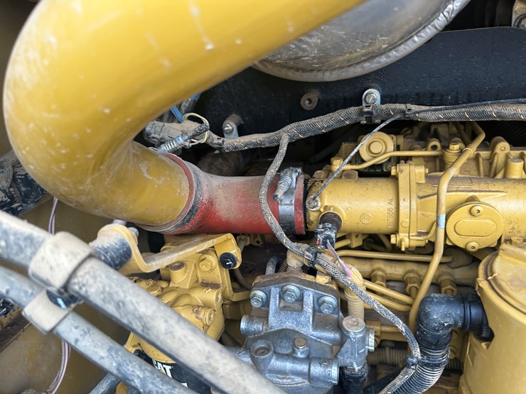 2022-caterpillar-140gc-awd-image-93