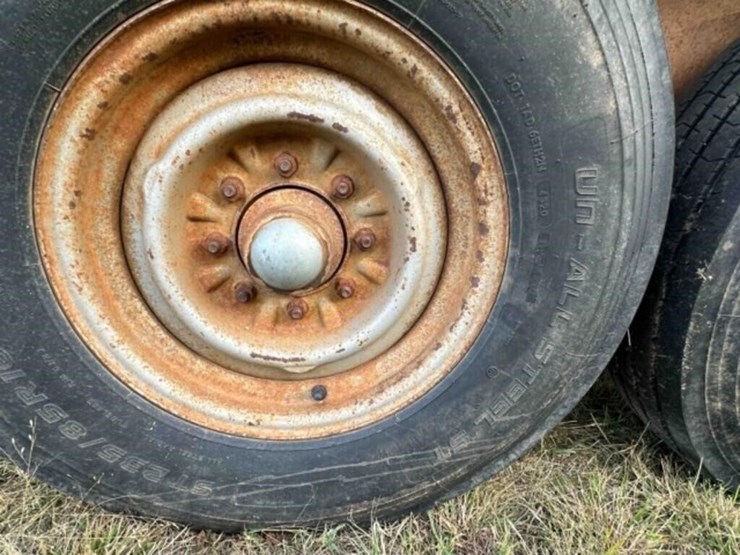 1984-24’-shelby-gooseneck-livestock-trailer-image-11