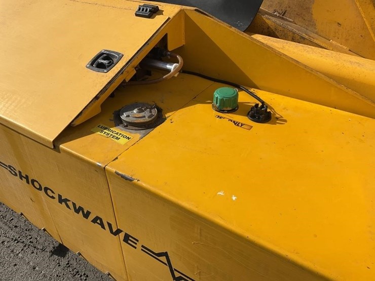 omc-3wmb-s.p.-monoboom-orchard-shaker-image-13