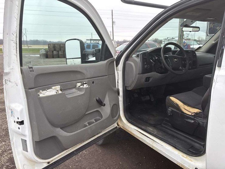 2014-chevrolet-2500-image-12