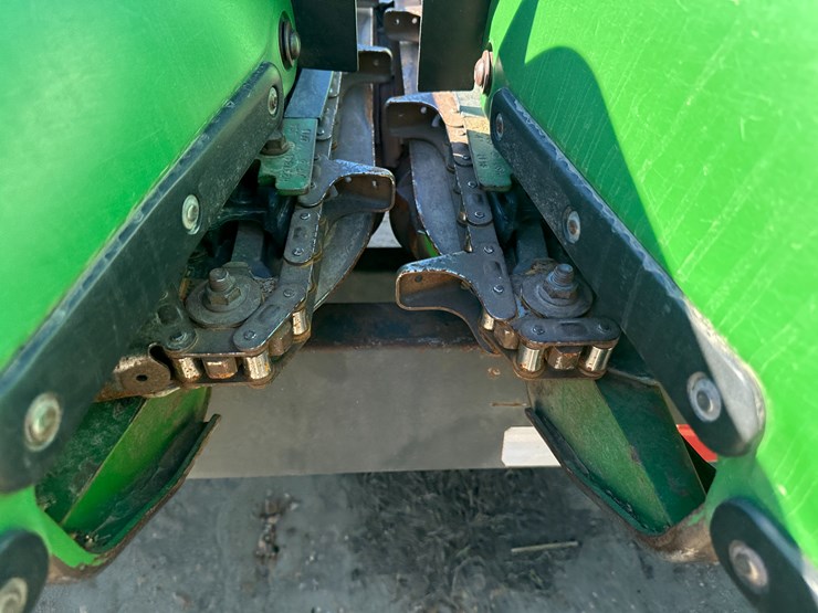 2012-john-deere-616c-image-43