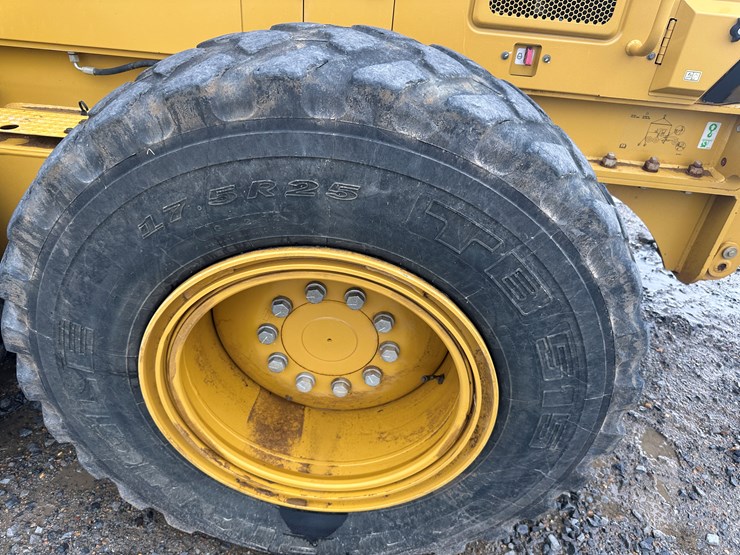 2022-caterpillar-140gc-image-6