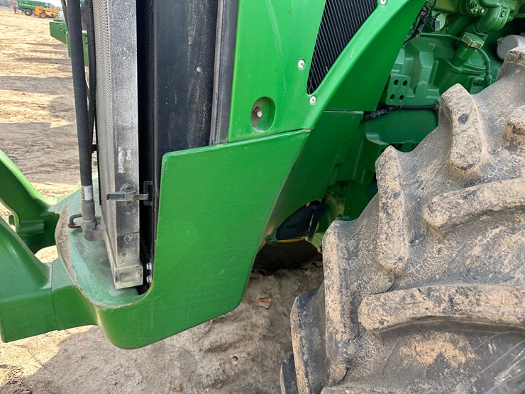 2010-john-deere-8360r-image-44