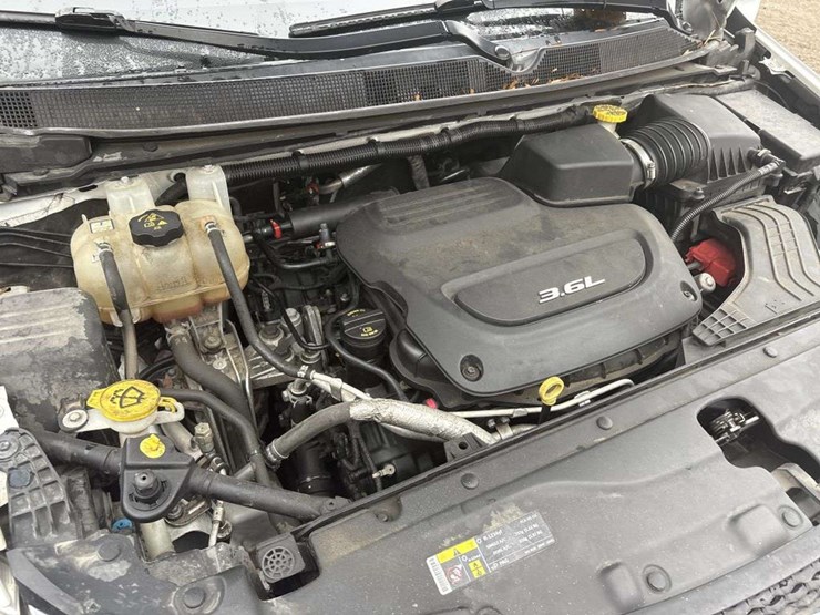 2017-chrysler-pacifica-image-25