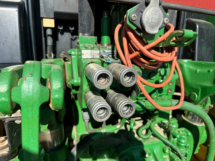 2010-john-deere-7130-image-16