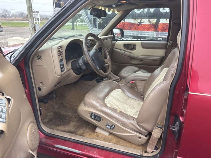 2000-chevrolet-blazer-image-13