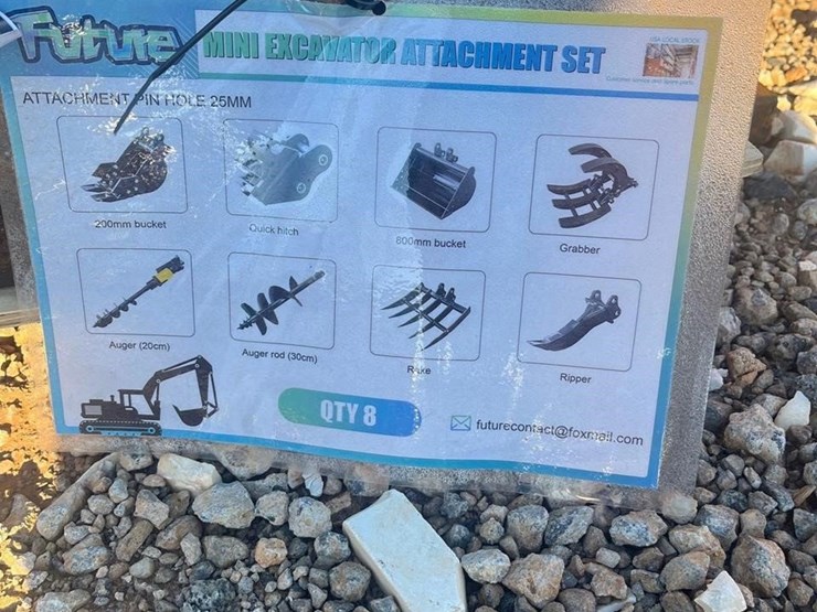 future-mini-excavator-attachment-set-image-4