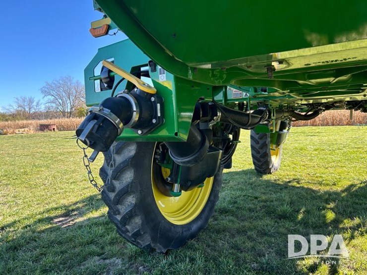 2022-john-deere-410r-image-15