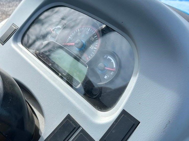 2016-new-holland-workmaster-37-image-21