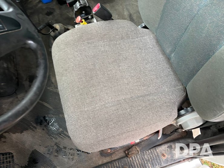 2004-international-7400-image-63