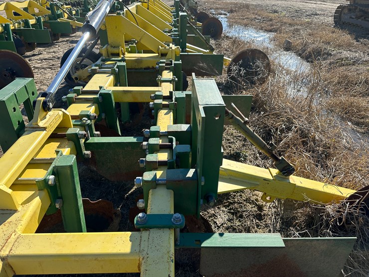 #33731-•-roll-a-cone-16-row-30"-hipper-image-38