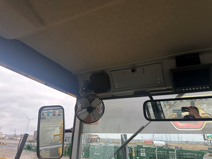 2022-caterpillar-140gc-image-95