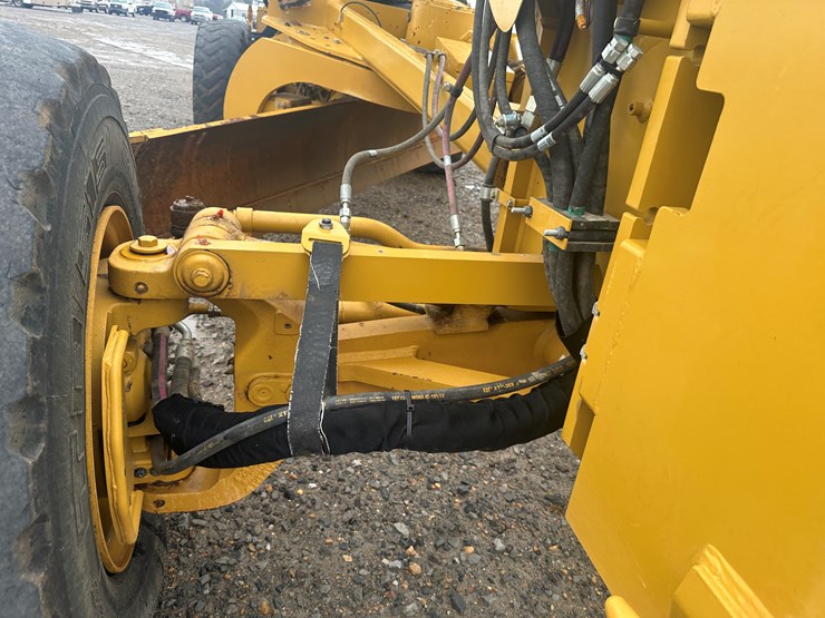 2022-caterpillar-140gc-awd-image-47