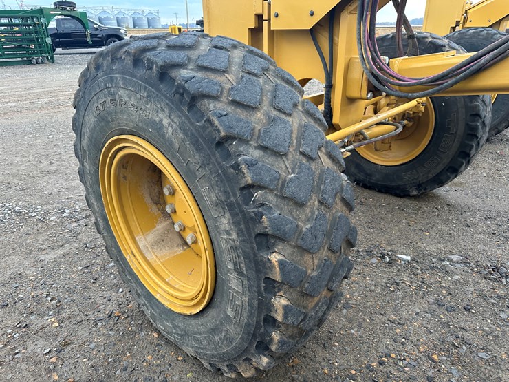 2022-caterpillar-140gc-image-8